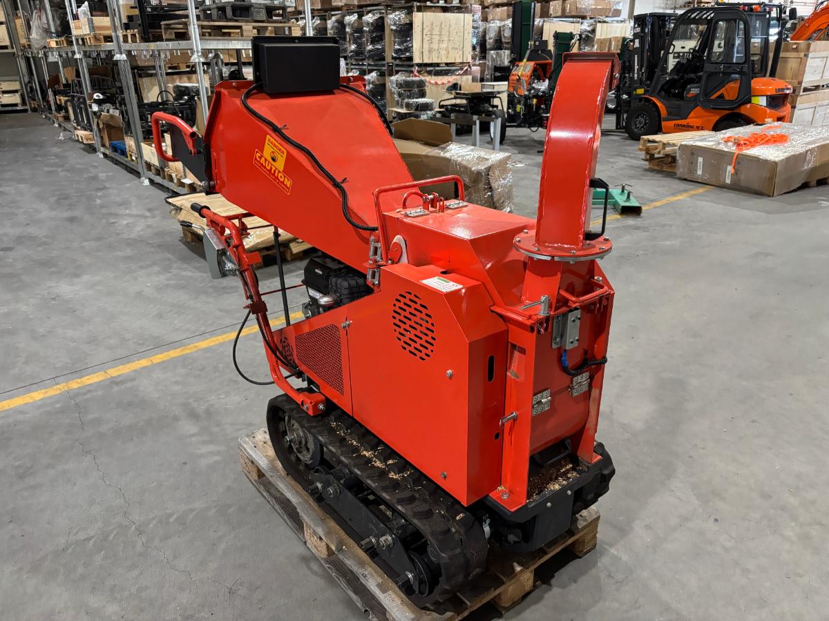 2025 SZ130E beltegående flishugger –  Briggs & Stratton 13,5 HK – Prosjektmaskin
